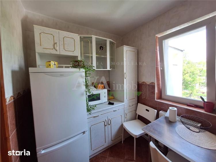 Apartament cu 3 camere semidecomandat în Banca Națională