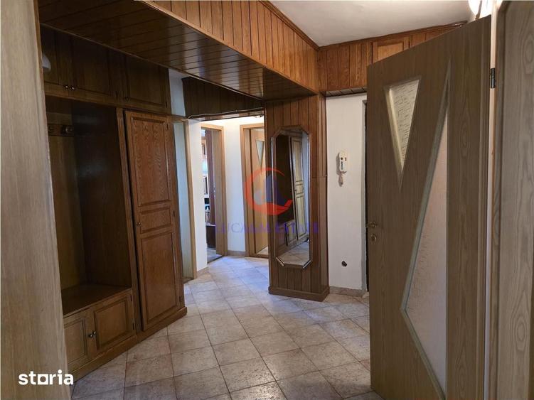 Apartament cu 4 camere decomandat în Dorobanților