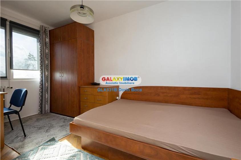 Apartament cu 3 camere semidecomandat, mobilat în Titan