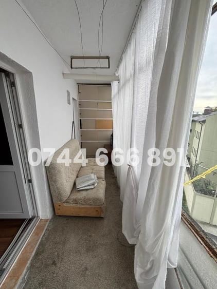 Vand Apartament 3 camere decomandat etaj 3, strada Maramures - 4