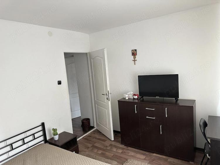 Inchiriez apartament 2 camere sector 4 - 2