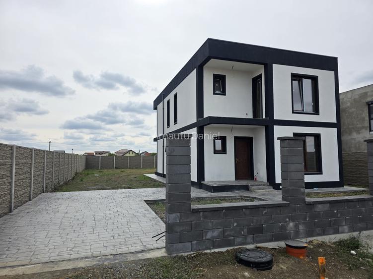 Casă Individuală de Vânzare – 5 camere / 3 băi – Moșnița Casă Individuală de Vânzare – 5 camere / 3 băi – Moșnița