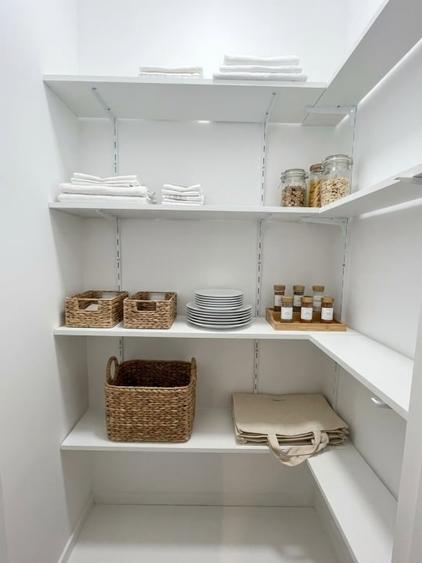 Bd.Obregia 2 camere,renovat lux,mobilat-utilat,centrala proprie,etaj 3/10 - 37