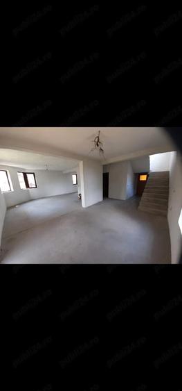 Vand casa 5 camere langa Primarie cu teren de 1000m - 1