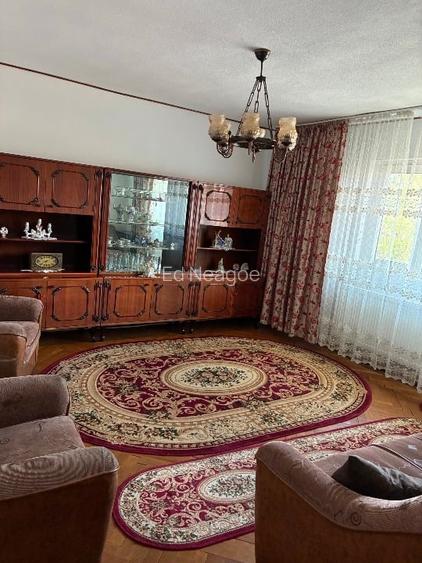 Apartament central 4 camere Pucioasa, vis-a-vis Profi