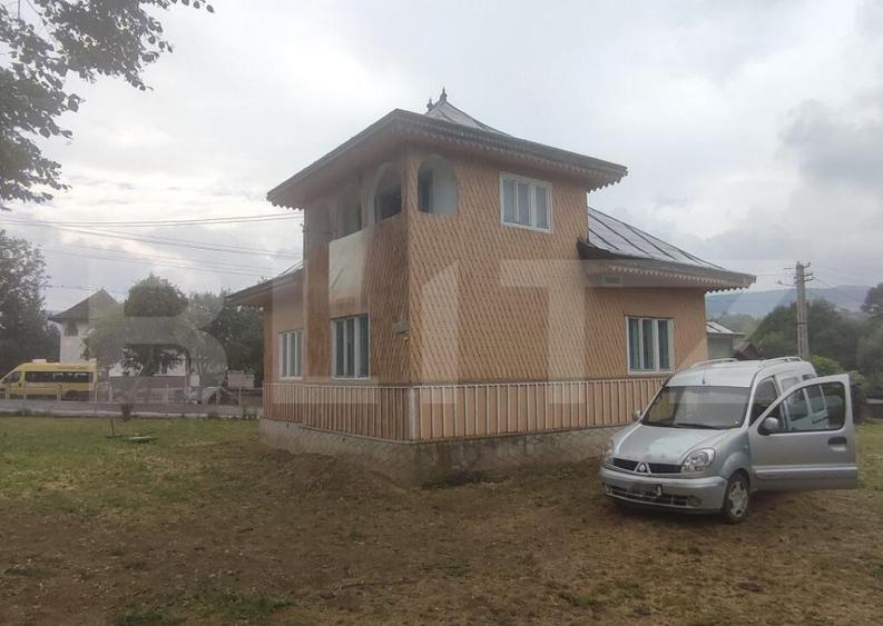 Casa 4 camere, 2610 mp teren, zona Solca, Radauti - 1