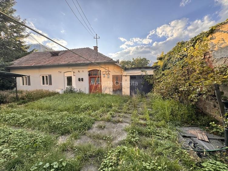 Casa cu teren liber de 200 mp in zona strazii Brasov!