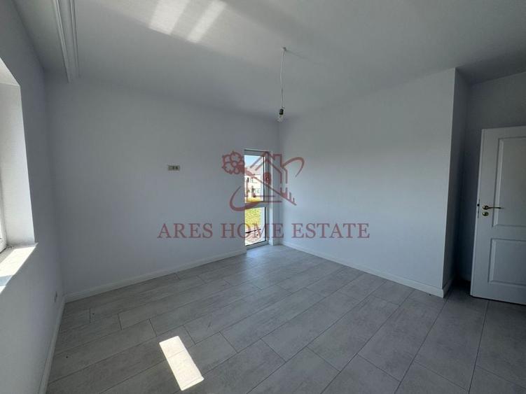 Duplex modern pe parter, 3 camere, 2 băi și terasă de 25 mp – Giarmata - 12