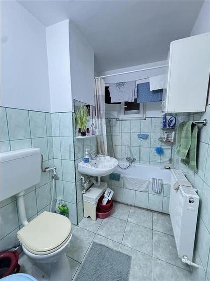 BUZIASULUI - ETAJ 1 - BLOC IZOLAT - 3 CAMERE - 2 BAI - 2 BALCOANE - CENTRALA PRO - 7