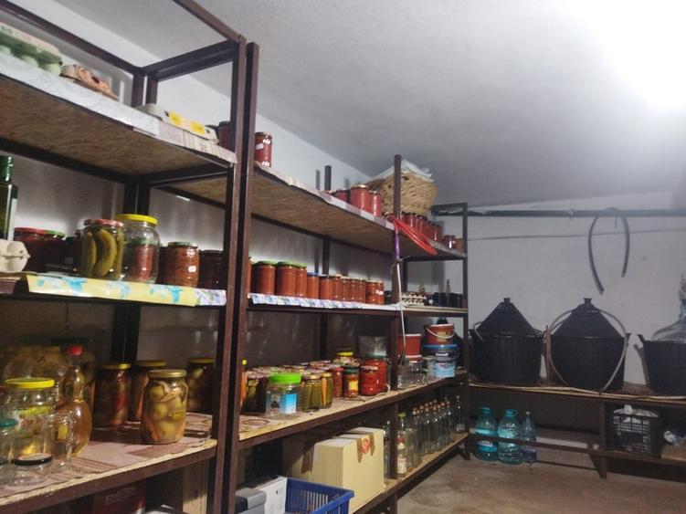 Casă Scrioaștea Cucueți lângă Roșiorii de Vede 200 mp teren 3000 mp - 6