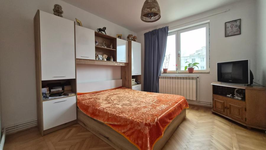 Scoala Generala nr 7 Cta /Piata Brotacei - ap 2 cam, et 4/4 (centrala gaze) - 10