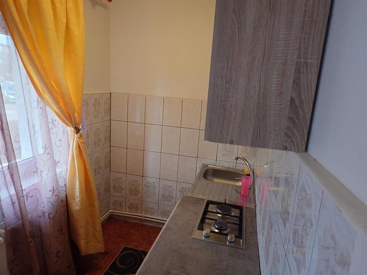 Garsoniera de inchiriat in Brad, Str Privighetorilor - 11