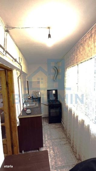 Apartament decomandat 3 Camere Renovat Utilat 1 Mai etaj 3 - 8