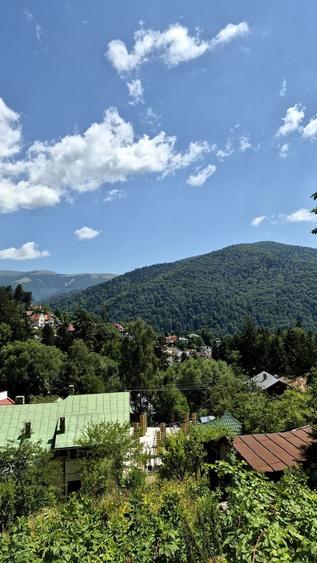 Casă individuală cu 11 camere cu Canalizare în Vest