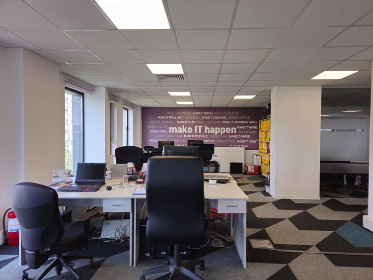 Spatiu modern de birouri, mobilat, terasa, parcari - 7