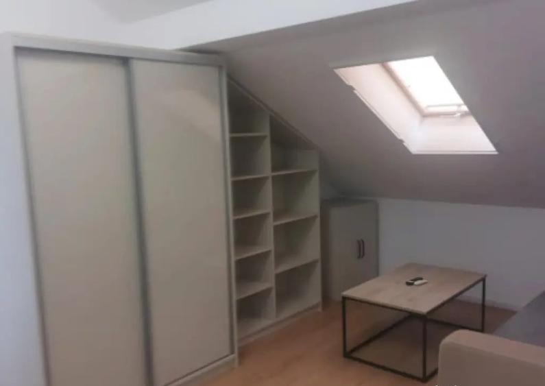 Apartament 3 camere, mansarda in ZONA CENTRALA - 1