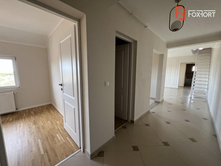 Apartament cu 3 camere, de vanzare, zona Dambovita - 4