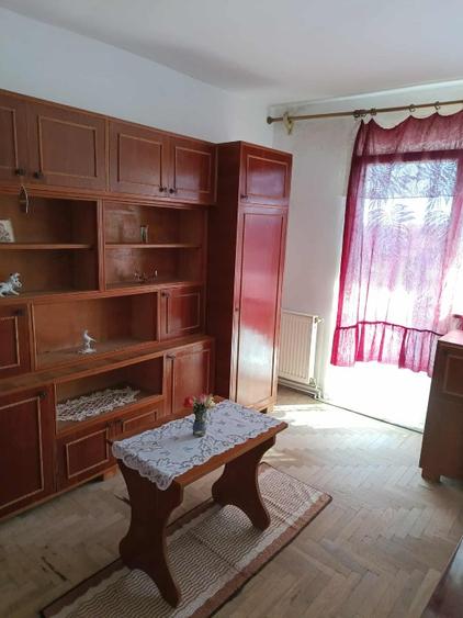 Vand apartament 3 camere decoamndat Lugoj etaj 4 - 1