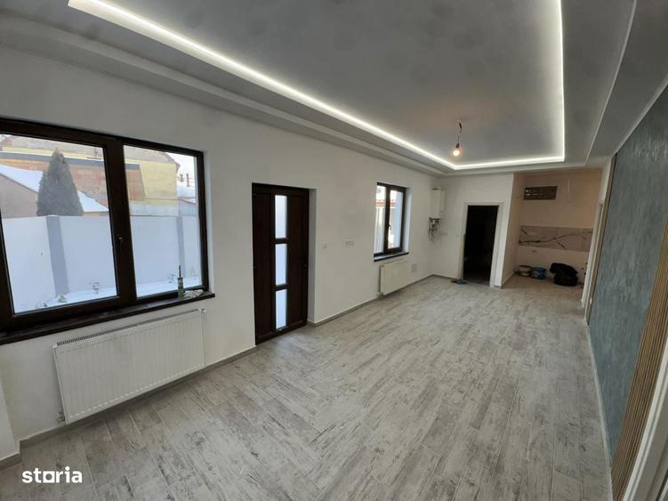 Casa renovata 2 camere + living , zona Piata Mica - 7