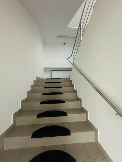 De inchiriat clădire birouri versatilă 660 mp | P+2 | - 8