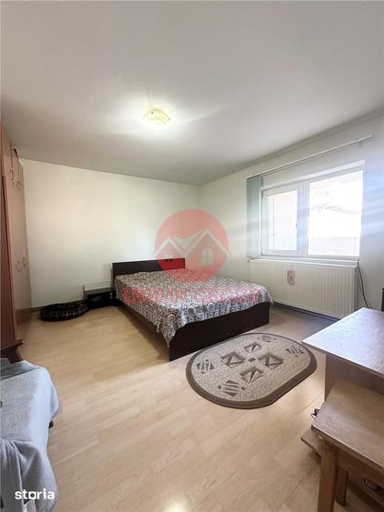 Casă cu 8 camere cu Teren 624 Mp în Valu lui Traian