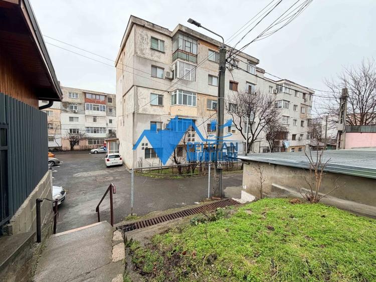 Garaj de vanzare, in proprietate - Str. Podgoriilor - 9