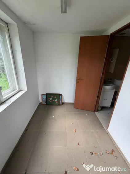 Casa de vanzare ,90 mp constructie ,teren 650mp ,str Rozelor - 8