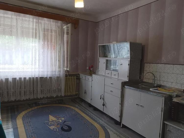 Casa si teren de vanzare - 2