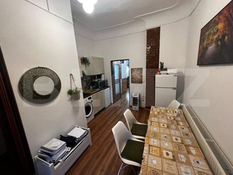 Apartament Ultracentral, Piata Libertatii, Geamuri la strada - 4