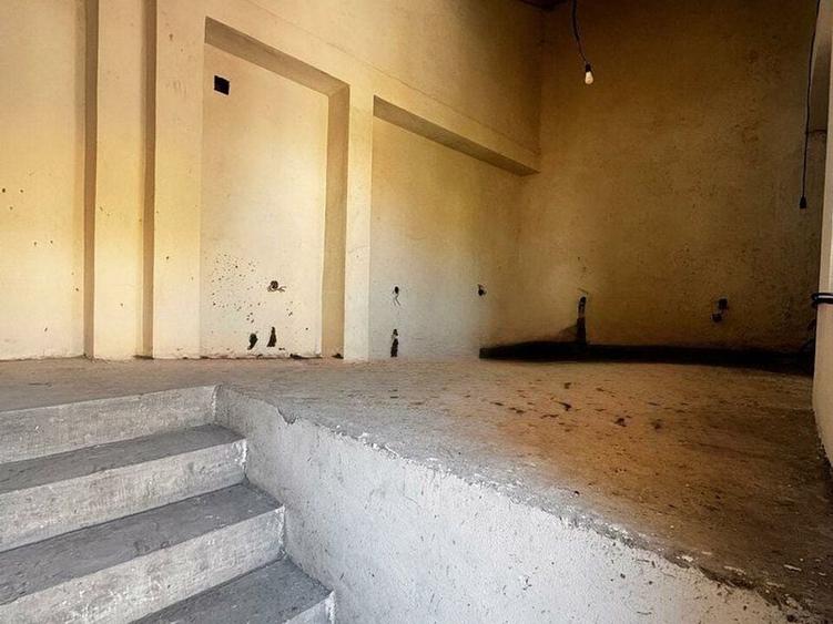 | Casa cu terasa | pentru activitati comerciale | - 2