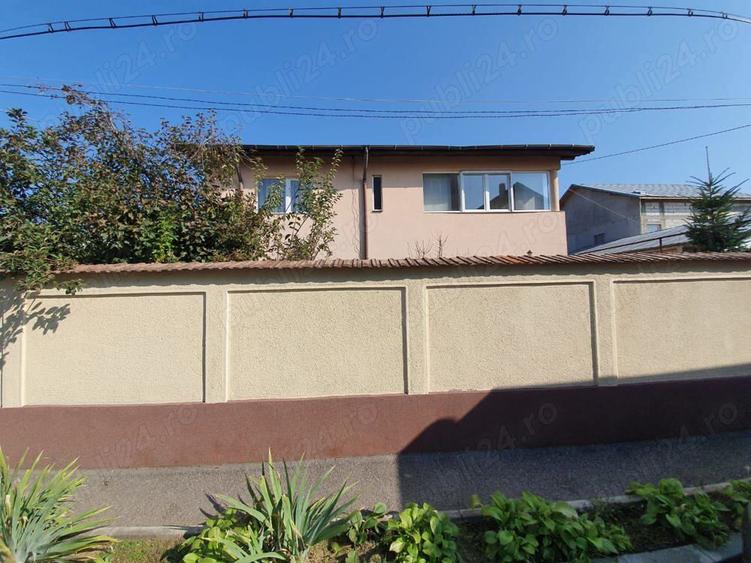 Vanzare casa curte - 5