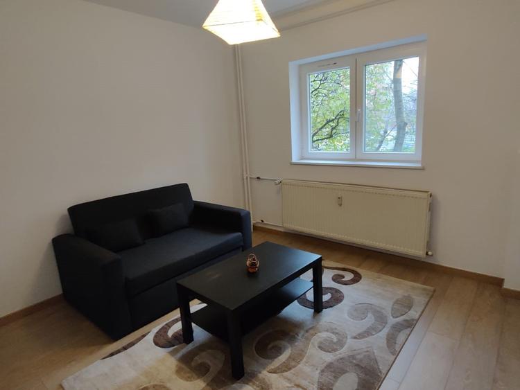 PIATA SUDULUI, Oltenitei, et.1, prima inchiriere, loc parcare - 1