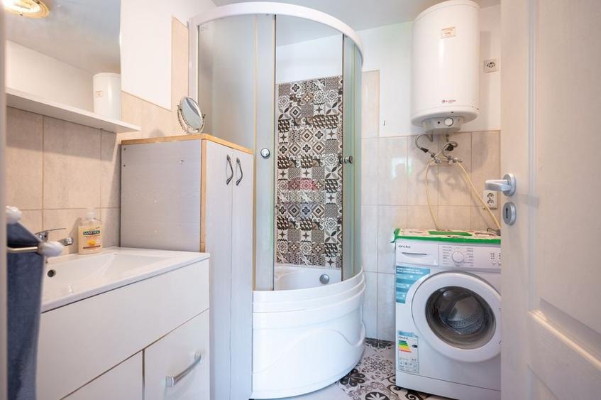 Casă cu 2 camere cu Teren 931 Mp în Șinca