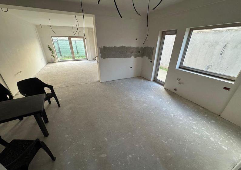 Casa de vanzare Duplex zona Carrfour - 28