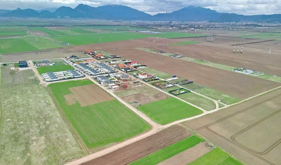 Teren intravilan - 10