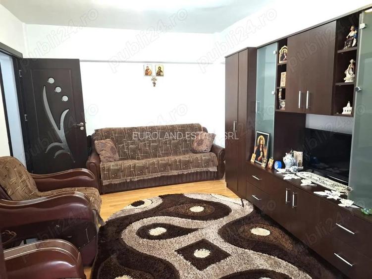 2 camere decomandat , zona Pizza Marina