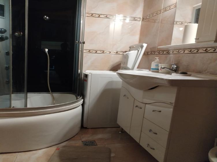 3 camere lux Universitate - KFC - 11