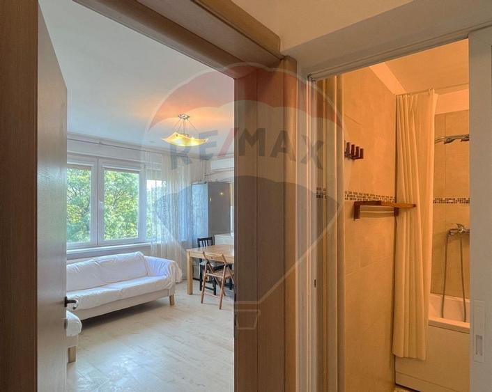 Vanzare apartament spatios,  3 camere - Metrou 1Mai - 28