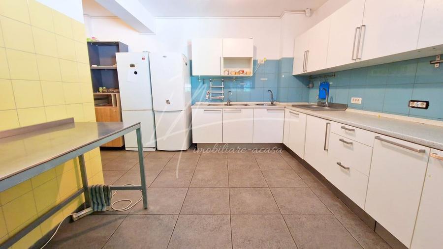 Apartament cu 5 camere si curte de 358 mp. - 11