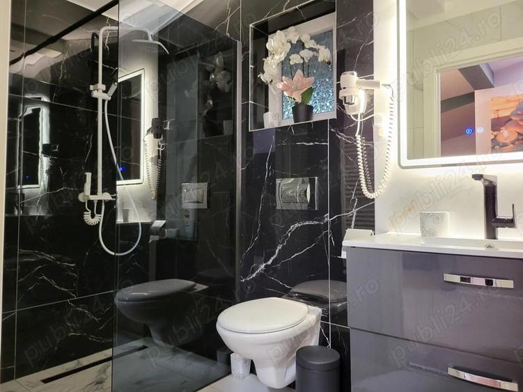 Apartament cu 3 camere decomandat, mobilat în Zăvoi