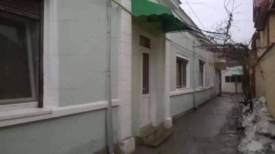 Intre Piata Mare si Victoriei 4 cam 105mp utili, teren 277 mp deschidere 8m - 5