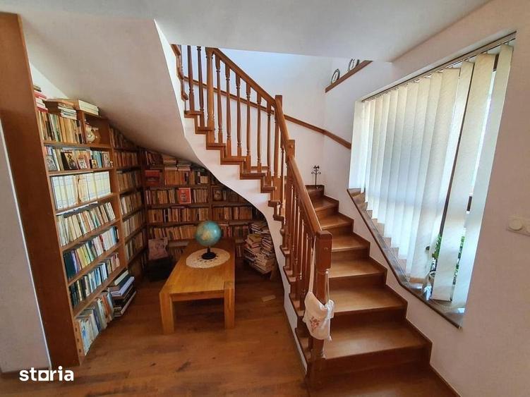 Casa cu mansarda ?i garaj, 6 camere, curte - 3
