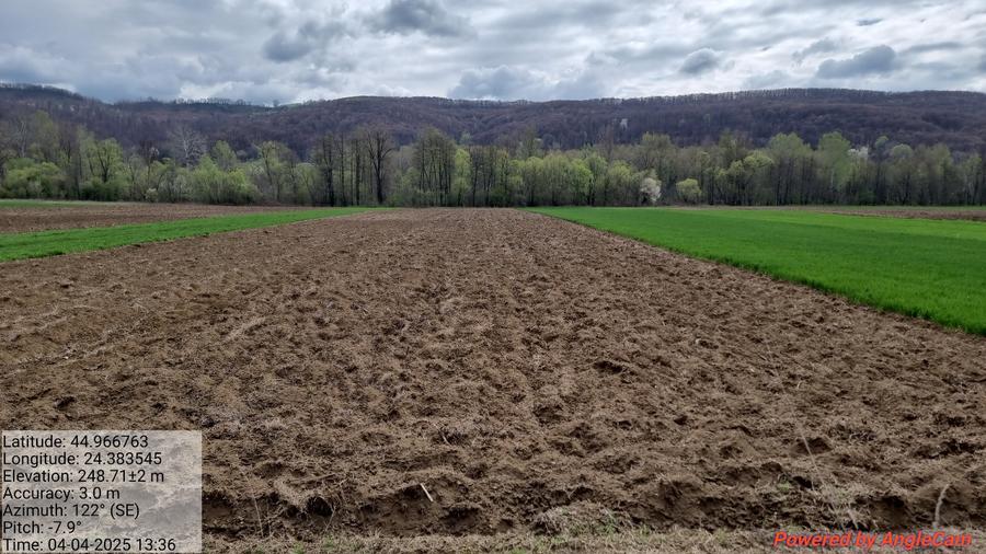 Teren si casa+ anexe de vânzare  - 6