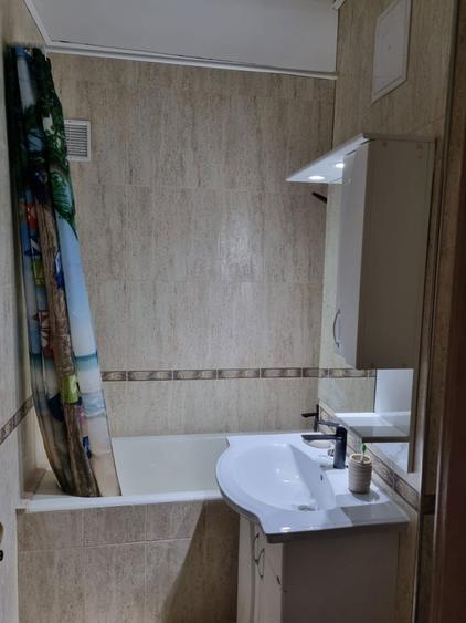Inchiriez apartament cu trei camere - 1