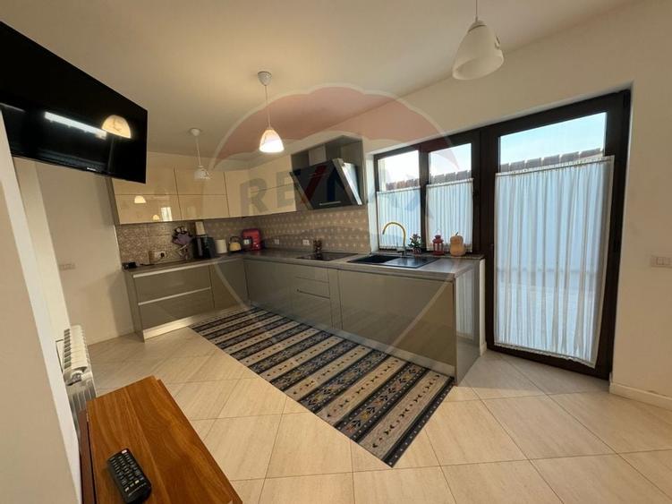 Casa / Vila deosebita in Golesti S+P+1 - 6