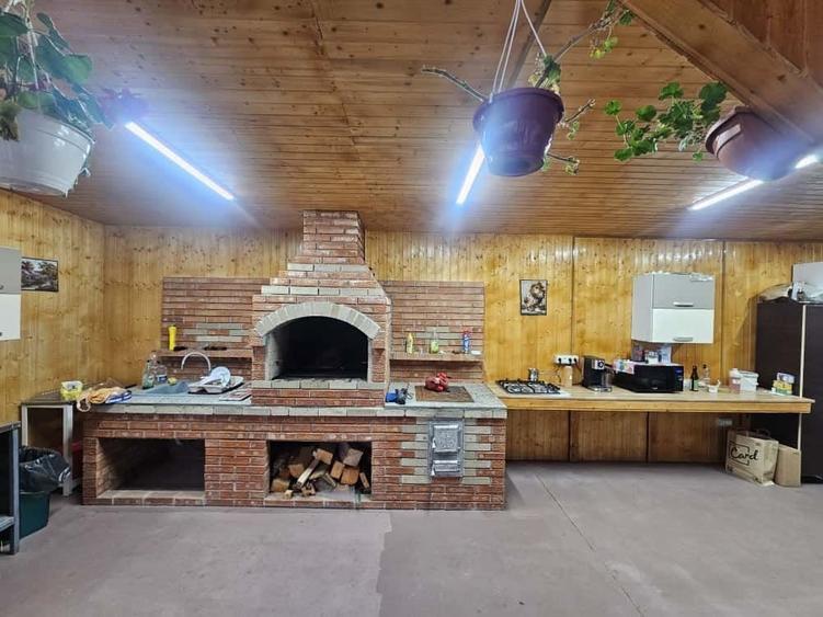 Pensiune de vanzare in Venus - 7