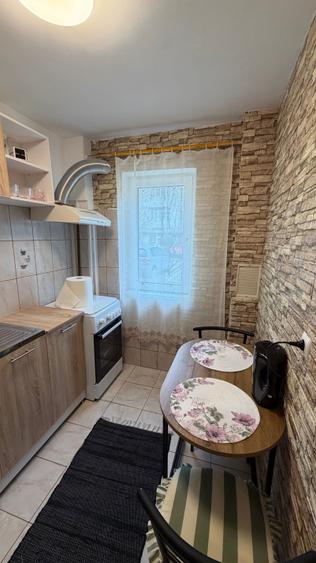 Ofer spre inchiriere apartament cu 2 camere recent renovat. - 1