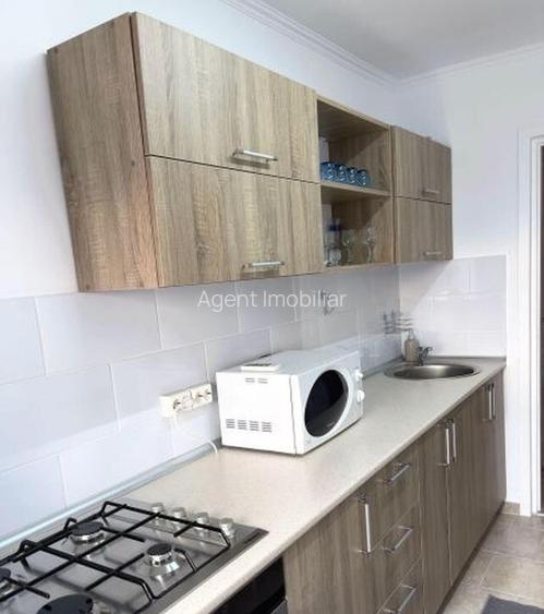 Vitan mall zizin etaj 8 decomandat