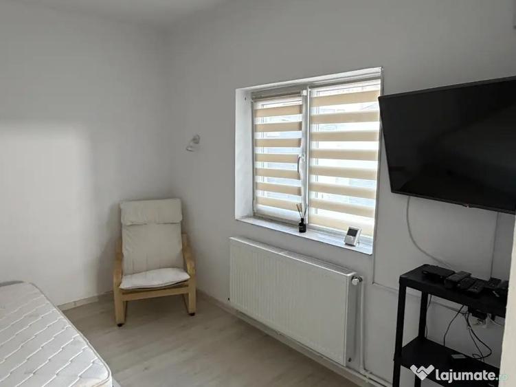 Inchiriez casa cu 3 camere la curte - 2