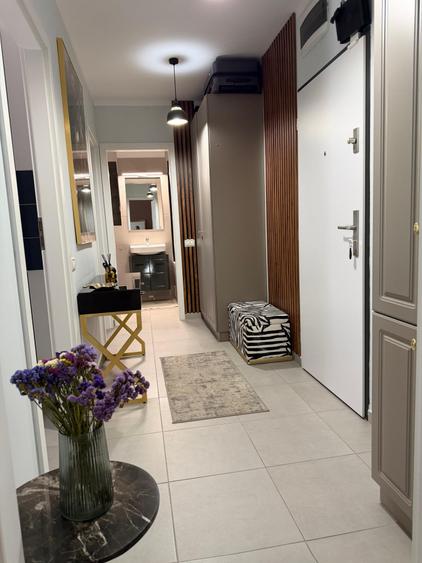 Apartament cu 2 camere decomandat, mobilat în Central